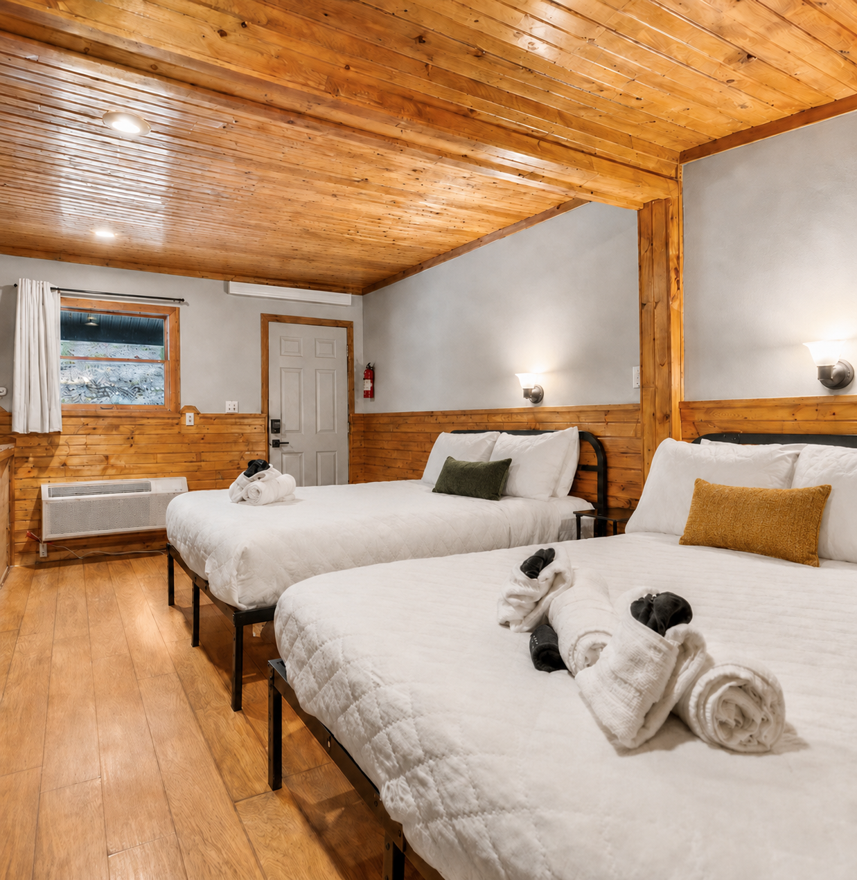Room 17 at Ponderosa Pines Inn and Cabins